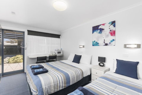 Wattle Grove Motel Maryborough - ACT Tourism 3