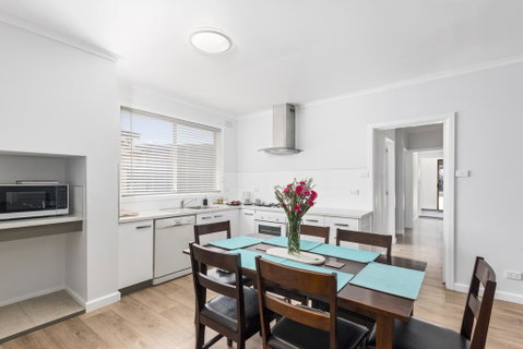 Wattle Grove Villa - ACT Tourism 0