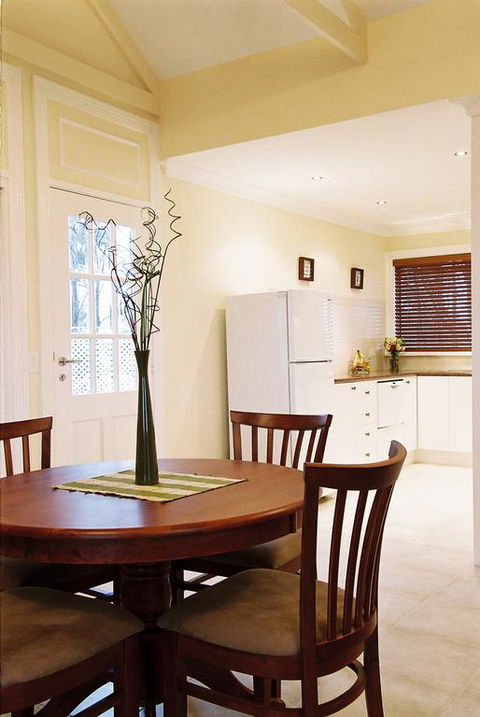 Waverley House Cottages - ACT Tourism 3