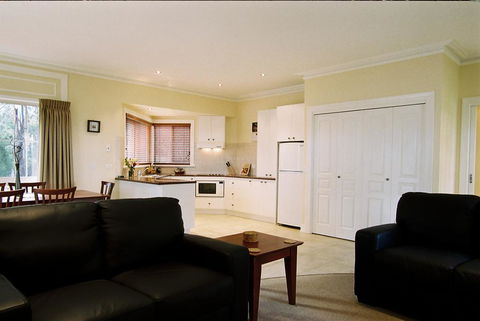 Waverley House Cottages - ACT Tourism 2