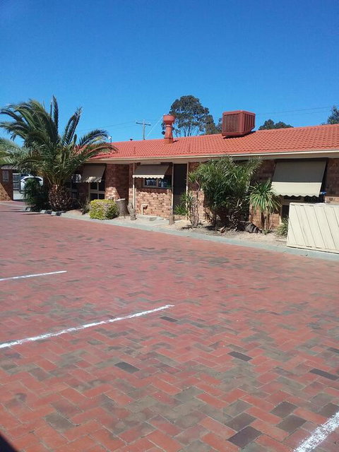 Werribee Park Motor Inn - ACT Tourism 1
