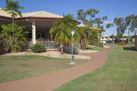 Western Heritage Motor Inn - ACT Tourism 1