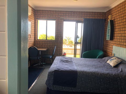 Whale Fisher Motel - ACT Tourism 1
