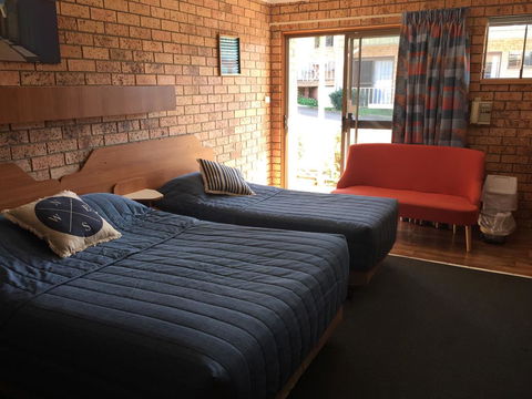 Whale Fisher Motel - ACT Tourism 2