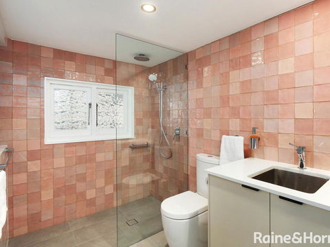White Beach Studio - 42a Ash Street - ACT Tourism 2