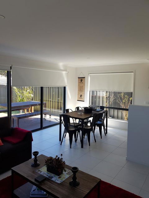 White Caps B - New Styles & Spacious Home - ACT Tourism 1