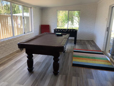 White Cottage - ACT Tourism 1