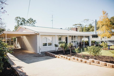 White On Wright Clare - ACT Tourism 1