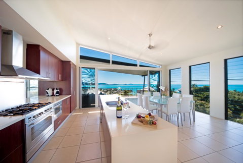 Whitsunday Views - Airlie Beach - ACT Tourism 0
