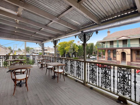 William Arnott Hotel - ACT Tourism 1