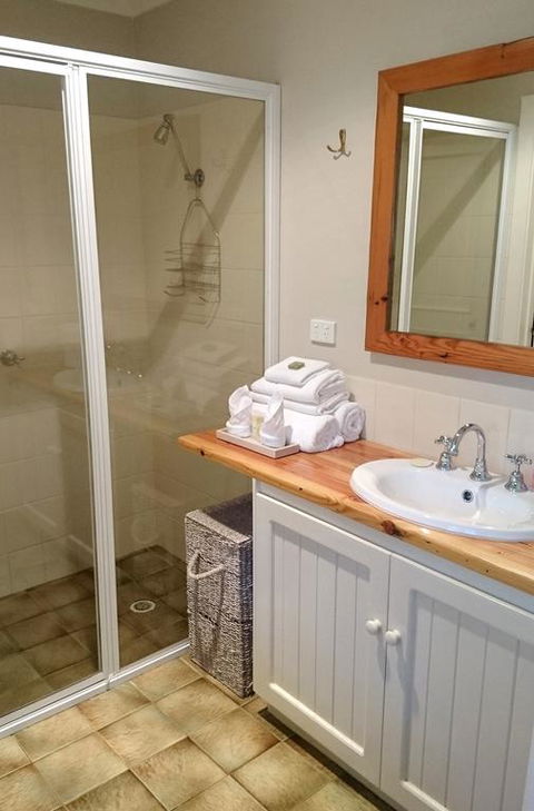 William Bay Cottages - ACT Tourism 3