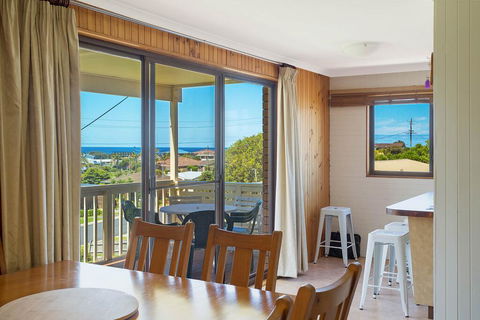 Williams Wonder - Large Beach House - ACT Tourism 1