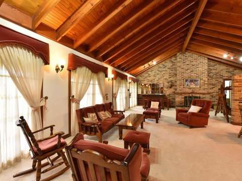 Wine Country Homestead 4-6br House - ACT Tourism 1