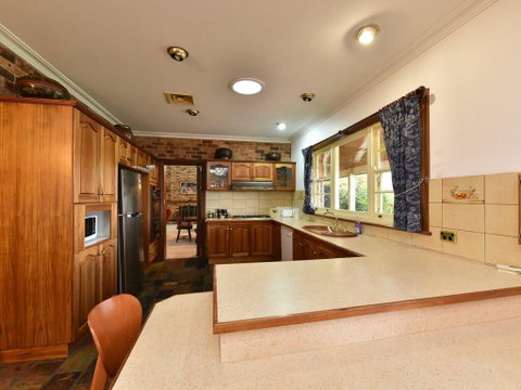 Wine Country Homestead 4-6br House - ACT Tourism 3