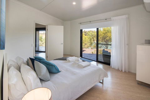 Wirraway Luxury Chalet - ACT Tourism 2