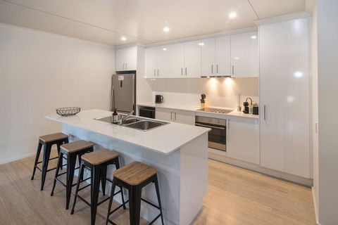Wirraway Luxury Chalet - ACT Tourism 1