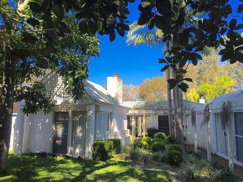 Wisteria Cottage On The Lagoon/Beach - ACT Tourism 0