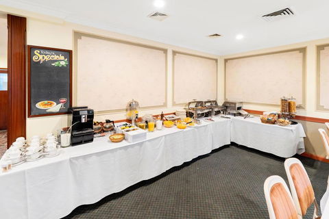 WM Hotel Bankstown - ACT Tourism 3