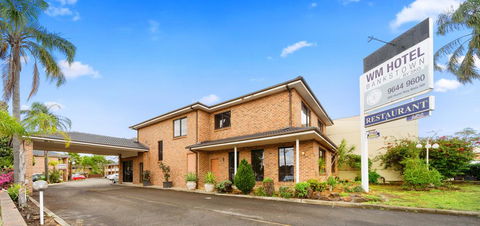 WM Hotel Bankstown - ACT Tourism 1