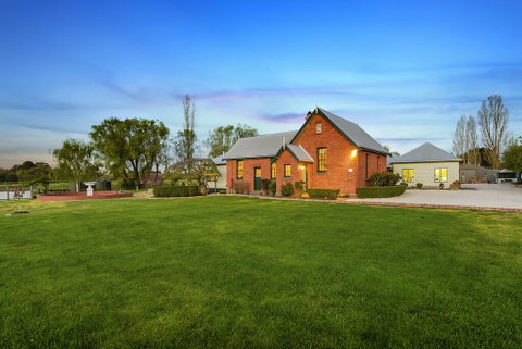Woodend Old School House - ACT Tourism 0