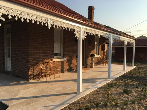 Woodstock Cottage - ACT Tourism 3