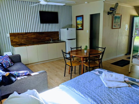 Woolshed Eco Lodge - ACT Tourism 2