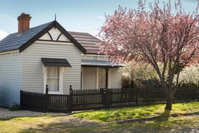 Book Kyneton Accommodation Vacations ACT Tourism ACT Tourism