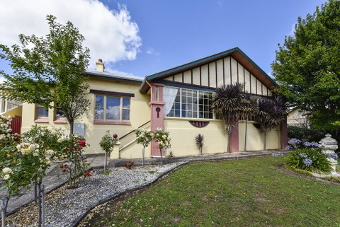 Wyatt Guest House - ACT Tourism 2