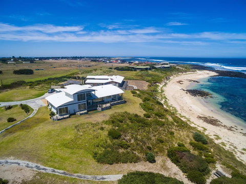 Wytonia Beachfront Accommodation - ACT Tourism 0