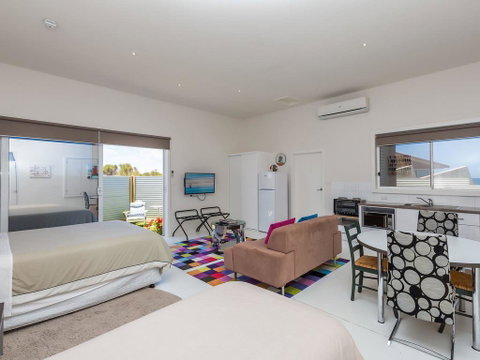 Wytonia Cabana - ACT Tourism 1