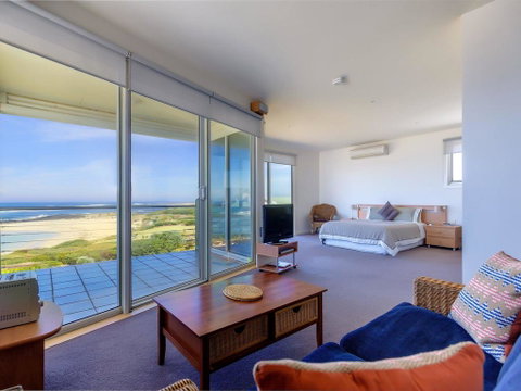 WYTONIA 3 PENTHOUSE - ACT Tourism 0