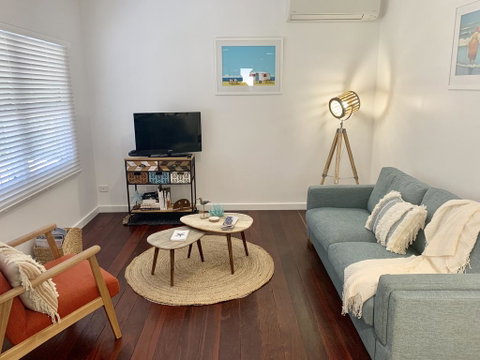 Yaringa Cottage...by The Sea - ACT Tourism 3
