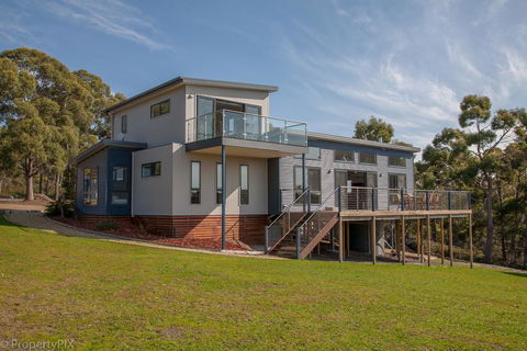 Yarrabee Nature Reserve - ACT Tourism 0