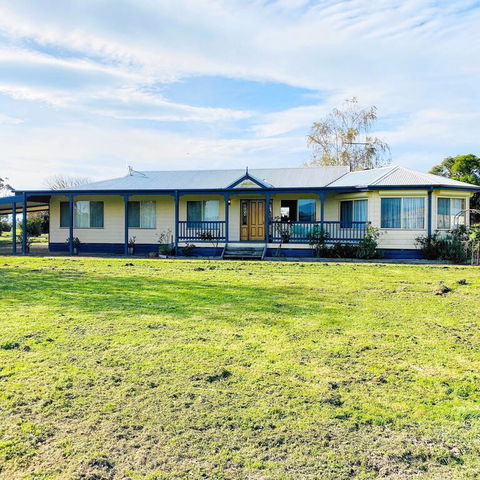 Yarragon 4 Bedroom House In Gippsland - ACT Tourism 3