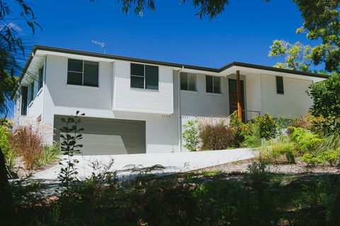 YARINGA - Retreat Style Accomodation With Swimming Pool - ACT Tourism 1