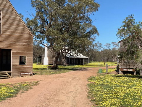 Yarrabandai Creek Homestead - ACT Tourism 3