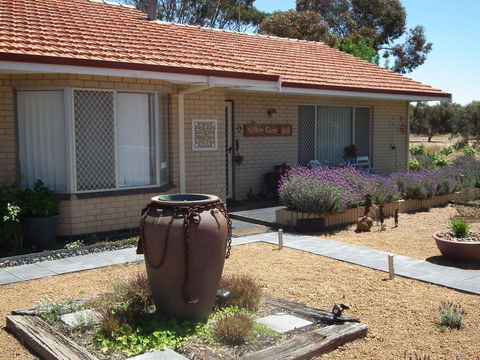 Yellow Gum Bed And Breakfast - ACT Tourism 0