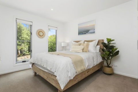 YOU, ME AND THE SEA - BLAIRGOWRIE - ACT Tourism 3