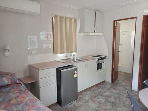 Young Caravan Park - ACT Tourism 2