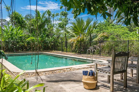 Your Luxury Escape - Cedar View - ACT Tourism 3