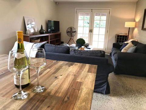 YSG The Edward Townhouse 151 - Walk To Town - ACT Tourism 2