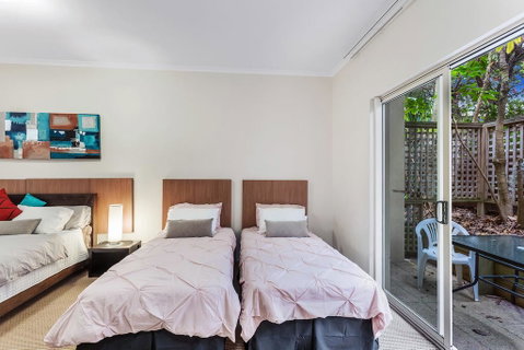 Zenith Studio, Unit 3/10 Messines Street - ACT Tourism 2