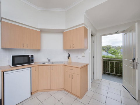 Zenith Studio, Unit 4/10 Messines Street - ACT Tourism 1