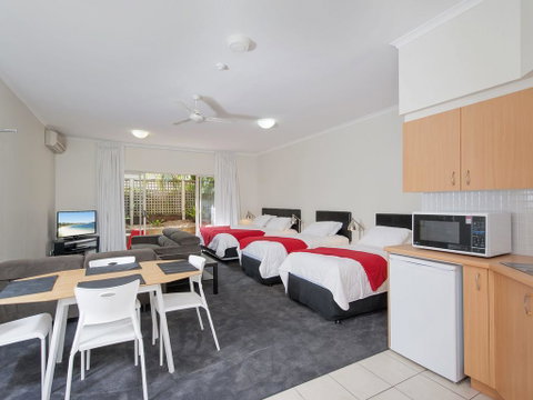 Zenith Studio, Unit 4/10 Messines Street - ACT Tourism 3