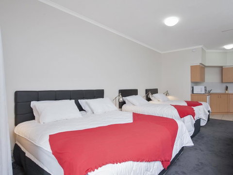Zenith Studio, Unit 4/10 Messines Street - ACT Tourism 2