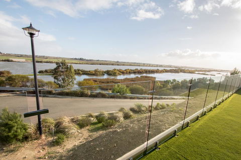 Serenity And Sweeping Murray River Views - ACT Tourism 0