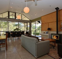Elfin Hill Vineyard Accommodation - ACT Tourism