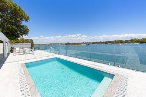 Affordable Riverfront, Pool, Private Pontoon - ACT Tourism 0