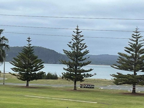 A Beach Apartment - ACT Tourism 0