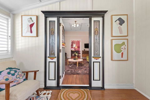 A Colourful Life 4Bed-2Bath-1Car - Queenslander - ACT Tourism 4